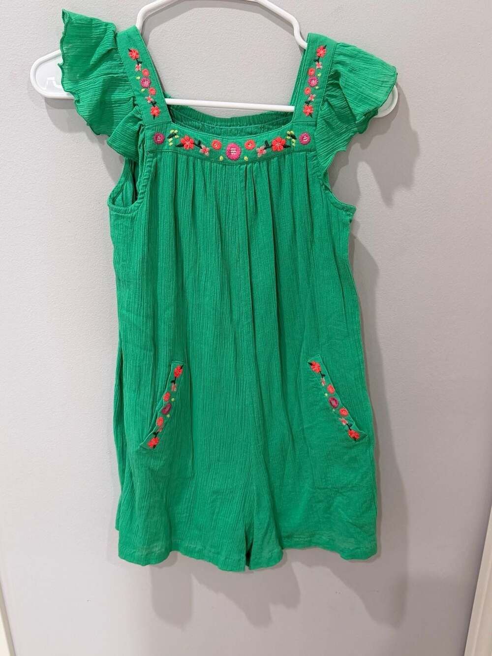 Mini Boden Girls Green Embroidered Flutter Sleeve Romper - size 9-10Y